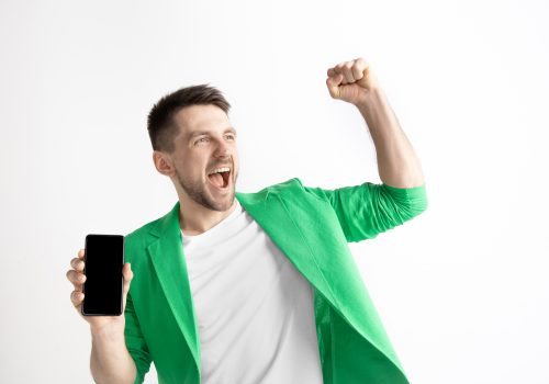 81% dos universitários brasileiros já apostaram em bets, aponta pesquisa de professor da FECAP 