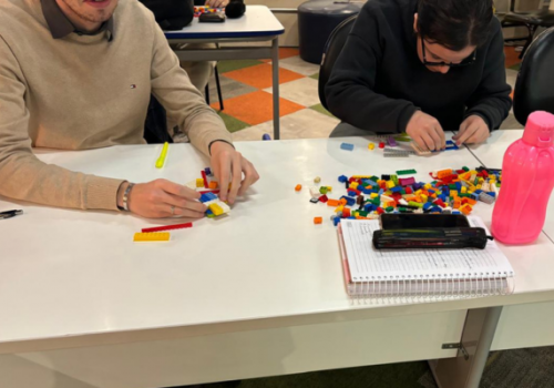 Em atividade, alunos de Administração da FECAP planejam seu futuro utilizando metodologia Lego 