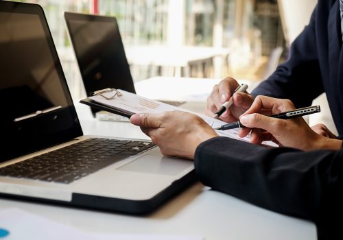 Lavagem de dinheiro: prática gera prejuízo de cerca de R$ 200 bi por ano ao Brasil