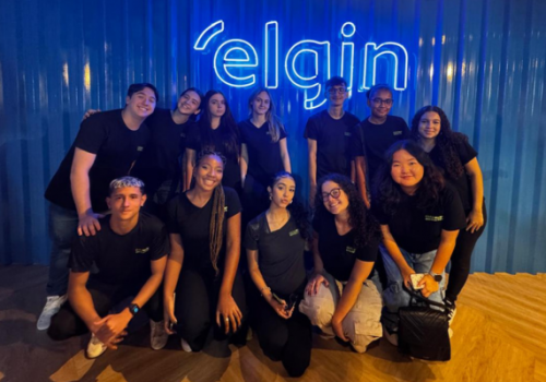 Alunos do Colégio FECAP visitam a Elgin