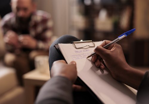 Terapia financeira: psicologia explica a relação com o dinheiro 