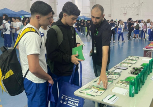 FECAP marca presença na Feira de Profissões do Colégio Dr. Walter Belian