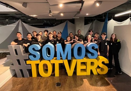 Alunos do curso técnico em Informática do Colégio FECAP vivenciam a prática da inovação durante visita técnica à TOTVS