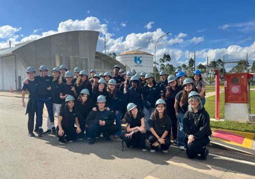 Visita técnica à Sabesp aproxima alunos do Colégio FECAP dos desafios reais da sustentabilidade