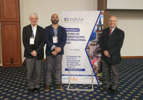 Vice-reitor da FECAP participa do EQUAA 2025, fórum internacional de educação que aconteceu no Equador