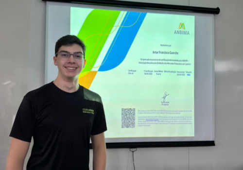 Colégio FECAP celebra conquista de seu aluno mais jovem aprovado na CPA-10