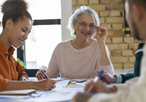Planejamento financeiro para aposentadoria: por que os brasileiros ainda deixam para depois?
