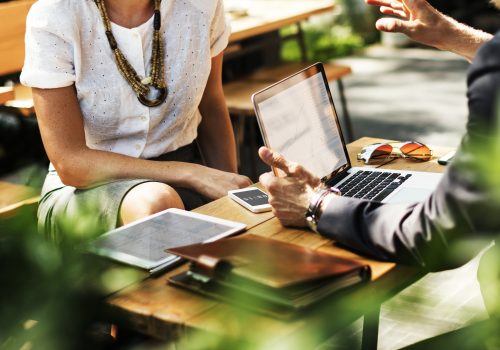 Do networking ao desabafo: como se posicionar no LinkedIn sem comprometer sua imagem profissional