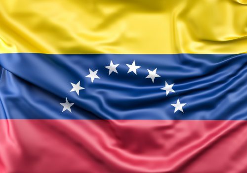 Crise na Venezuela eleva incerteza global, pressiona mercados financeiros e reforça risco geopolítico na América Latina, avalia professor