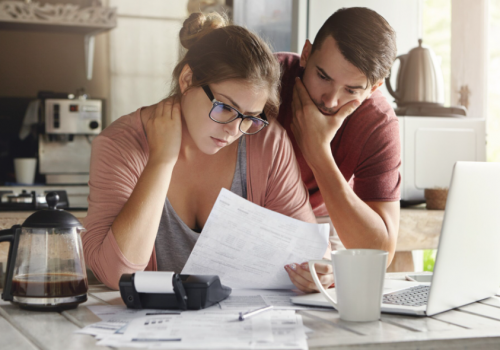Governo deve lançar programa de renegociação de dívidas: veja dicas para não ficar inadimplente