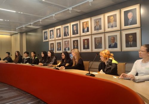 Experiências profissionais aproximam alunos do Colégio FECAP das áreas de tecnologia, logística e comércio internacional