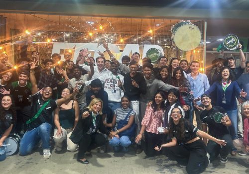 Bateria Swing da Liberdade promove integração cultural com intercambistas no campus da FECAP