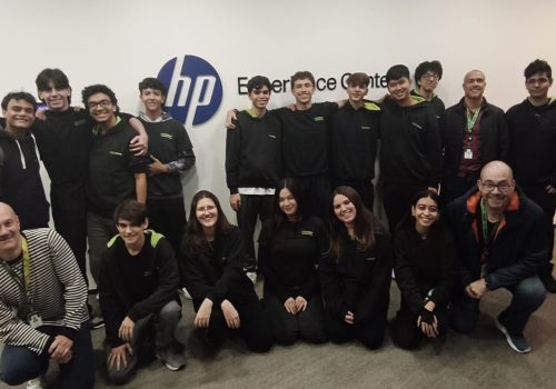 Alunos de Informática do Colégio FECAP conhecem trajetórias de liderança e inovação na HP