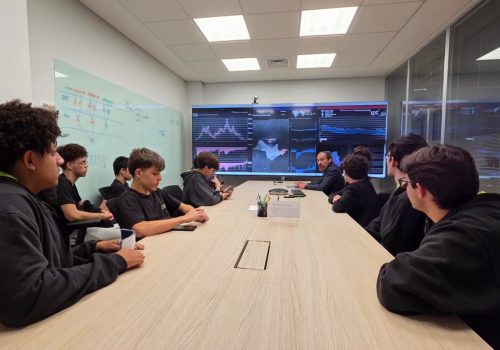 Alunos de IA conhecem pesquisas e laboratórios do Instituto de Pesquisas Tecnológicas
