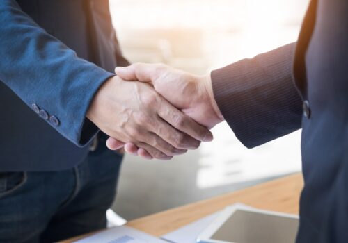 Pequenas empresas podem evitar conflitos entre sócios com regras simples de governança financeira